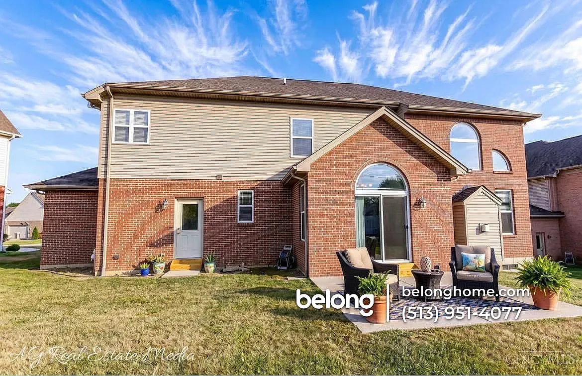 4 bed, 3.5 bath, 2716 sqft, $3,795 — Photo 2