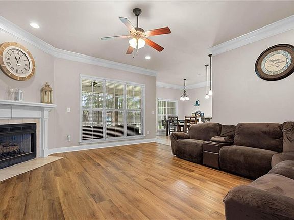 2nd image of 2133 Graceland Ct