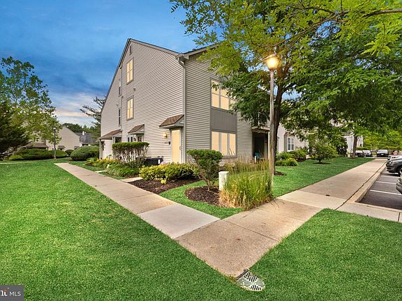 3rd image of 2402B Shurlock Ct