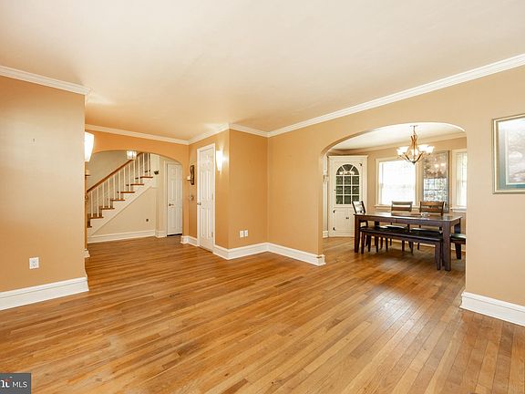 2nd image of 1326 Walnut St