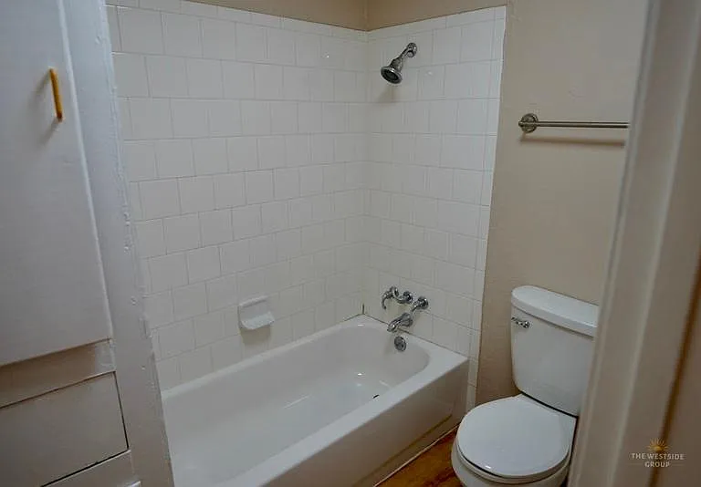Bathtub & Shower