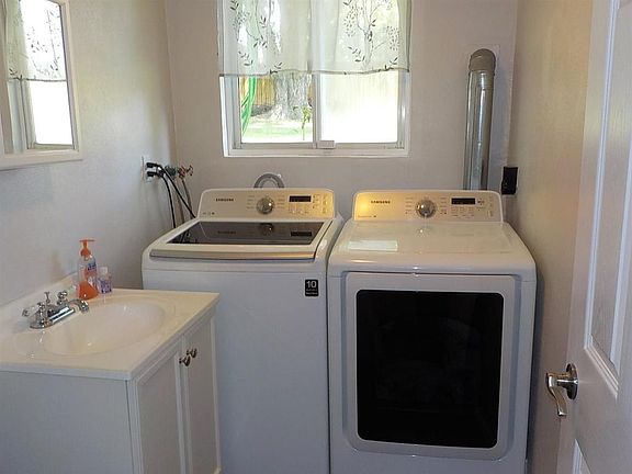 5th image of 7510 N Oxford Pl