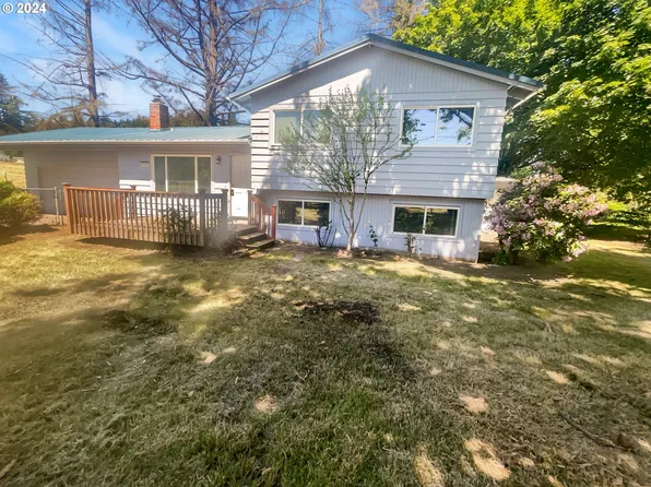 17651 SE Hanson Ct, Clackamas, OR 97015