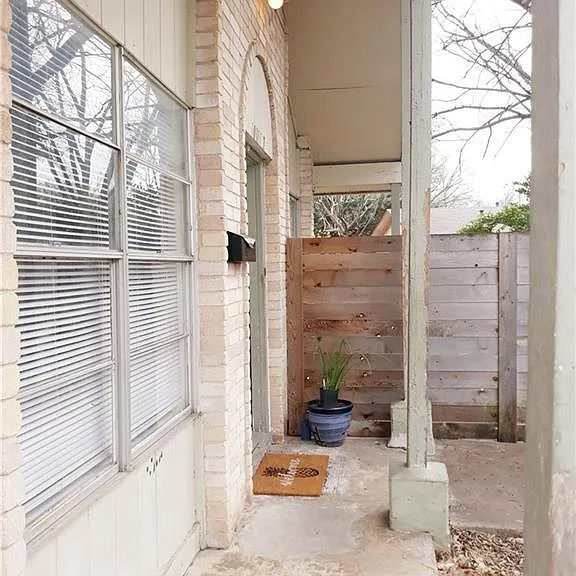 10011 Quail Valley Blvd #B — Photo 2