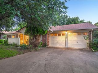 6912 Trail Lake Dr, Fort Worth, TX 76133
