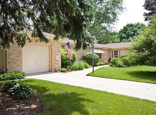 471 N Commonwealth Ave, Elgin, IL 60123