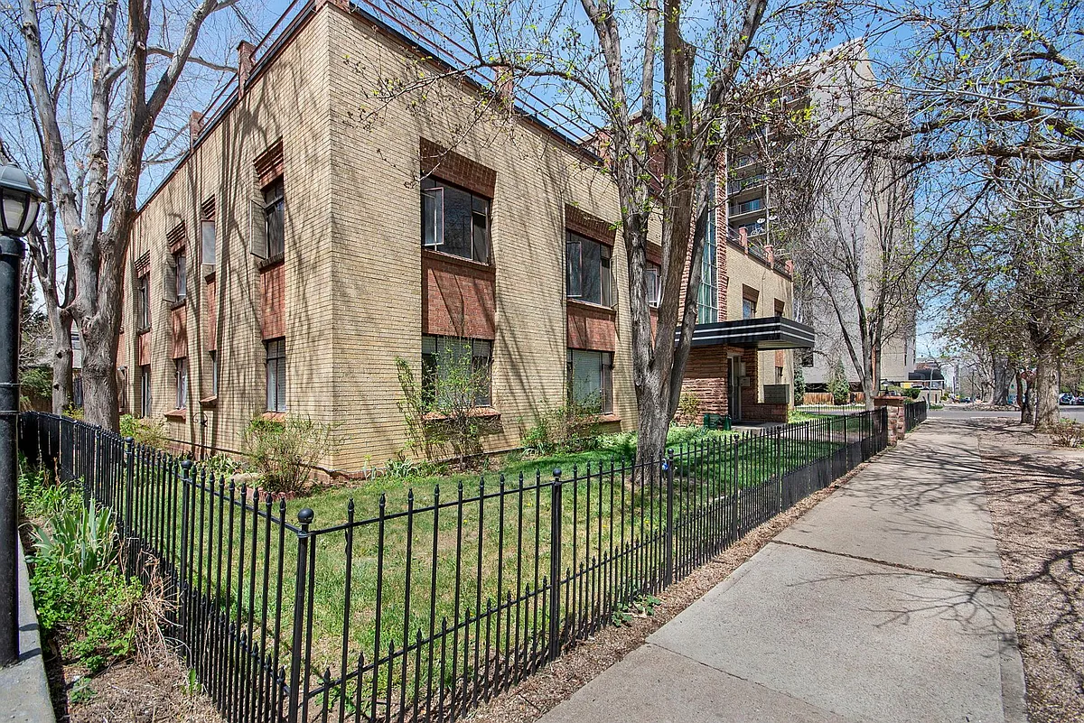 Building Photo - 1375 N Williams St #207