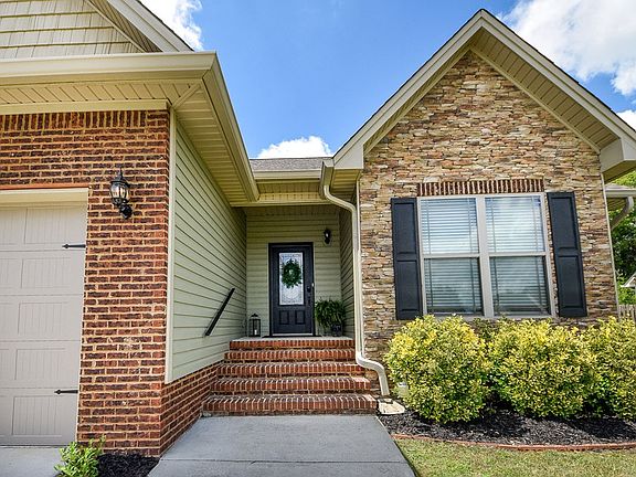 4th image of 543 Thoroughbred Dr NW