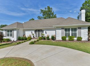 703 Briar Hill Rd, Louisville, KY 40206