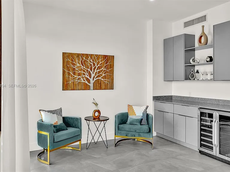 2100 Miami Rd #303 — Photo 14