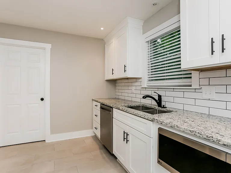 2661 Deerfield Cir — Photo 9