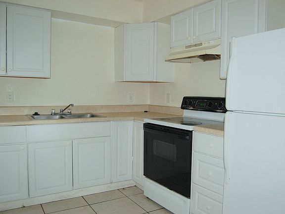 5th image of 8603 N 39th St APT 2