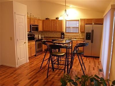 3rd image of 1725 Stewart Dr
