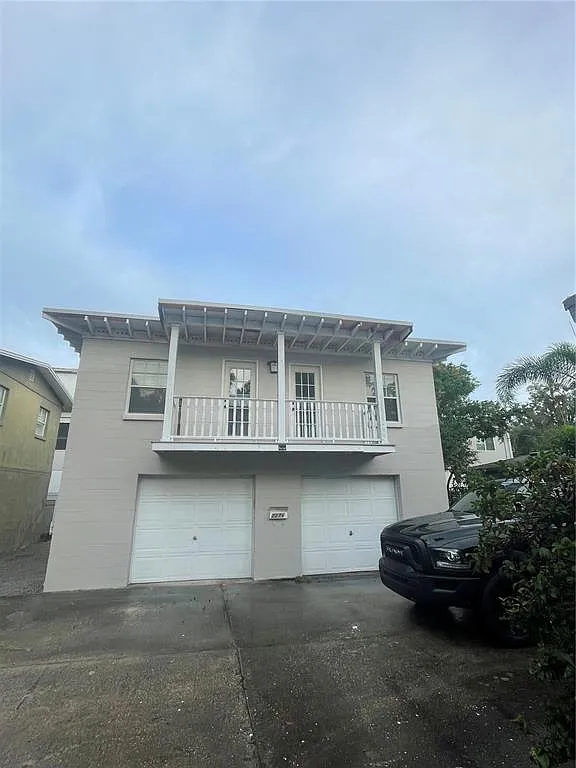 2 bed, 1.0 bath, 900 sqft, $1,700 — Photo 1