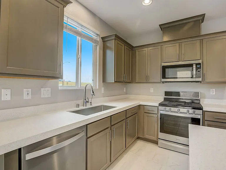 10643 Enridge Ave — Photo 35