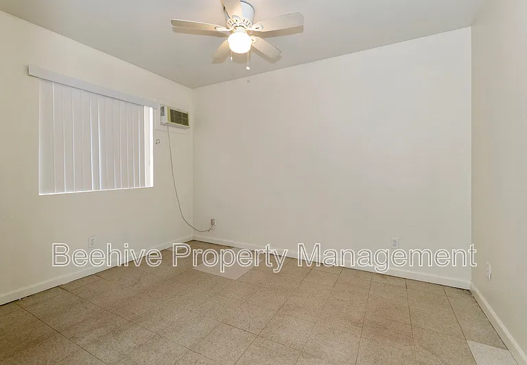 1040 N 28th St #8 — Photo 5