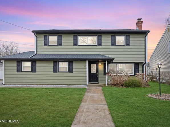 20 Surrey Drive, Hazlet, NJ 07730