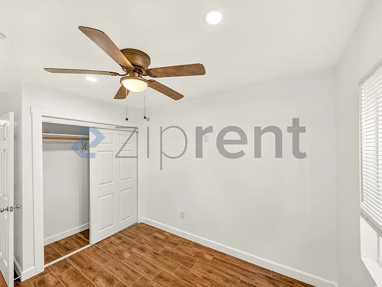 1421 Astoria Pl #1 — Photo 11
