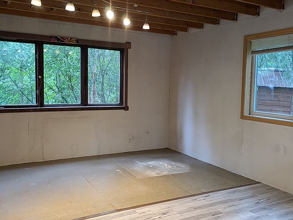 4th image of 2570 Cresbard Ct Unit A