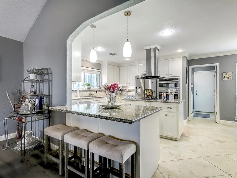 2235 Round Lake Dr — Photo 18