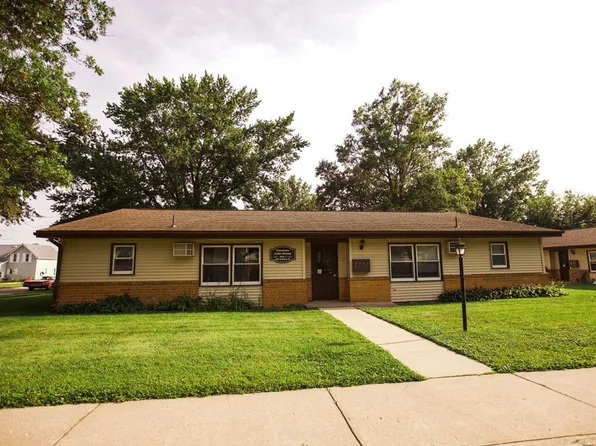 Manchester Senior Housing - Building 3, 300 S 8th St #3B, Manchester, IA 52057