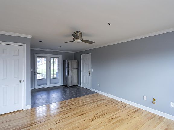 5th image of 604 2nd Ave S