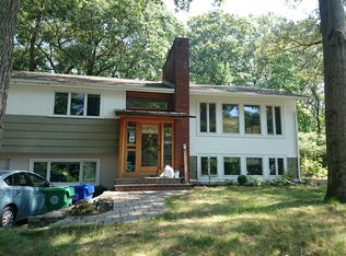 20 Dorcar Rd, Newton, MA 02467