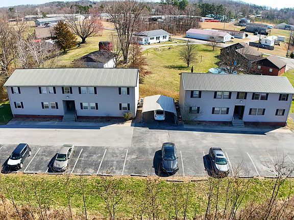 2nd image of 448 N Hills Rd