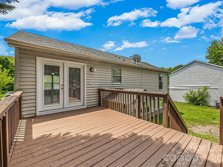 10715 Derry Dr — Photo 26