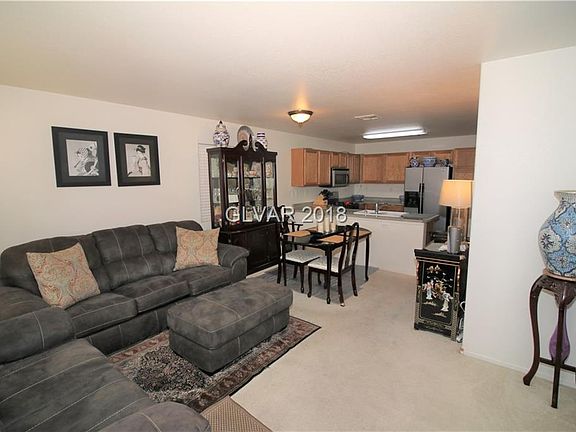 3rd image of 10379 Lettuce Leaf St
