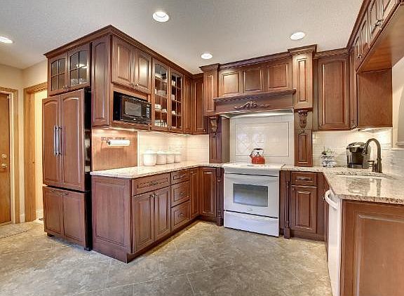 3rd image of 2710 River Woods Ln
