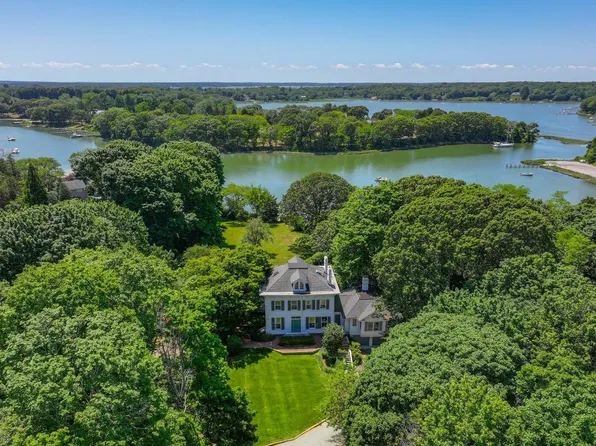 5 N Menantic Rd, Shelter Island, NY 11964