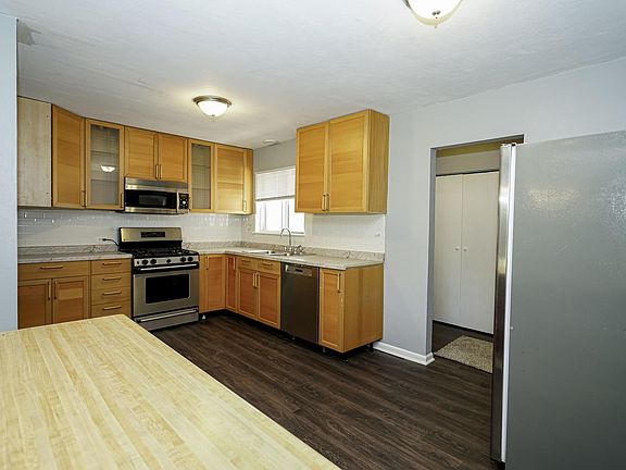 4th image of 2616 W Vermont Ave
