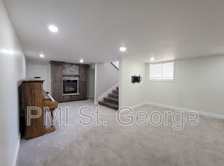 1065 N Canyon St, Hildale, UT 84784