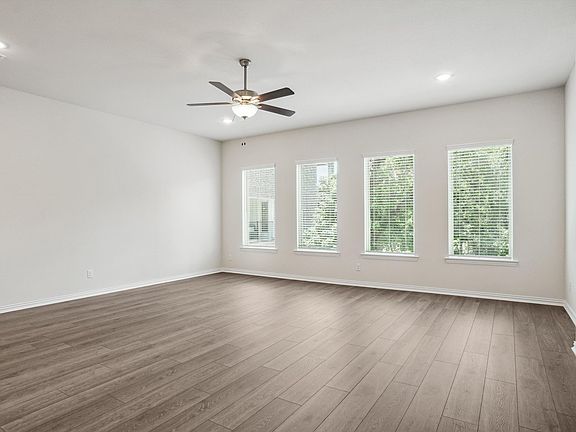 2nd image of 2424 Merriweather Ln