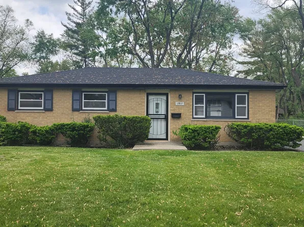 17817 Rosewood Ter, Country Club Hills, IL 60478