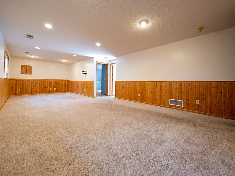 8514 Underwood Ln N — Photo 15