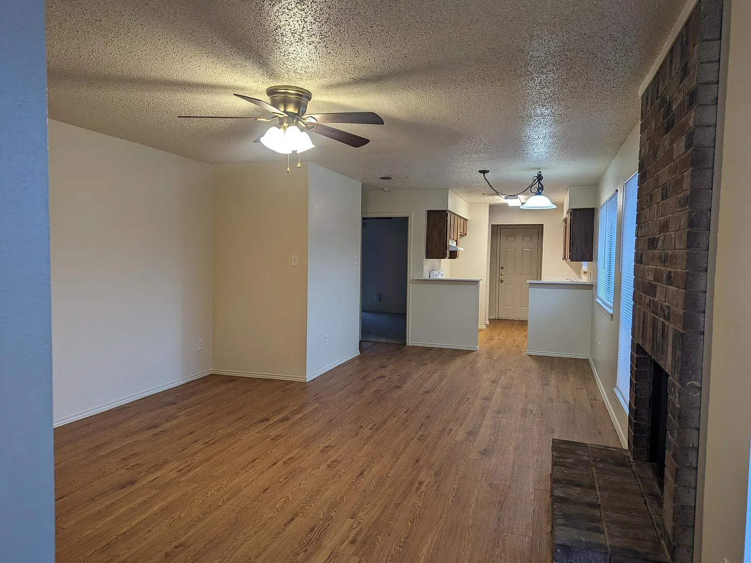 2 bed, 1114 sqft, $1,350 — Photo 2