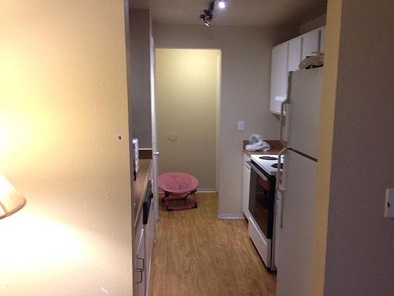 5th image of 15333 NE 13th Pl APT 1015