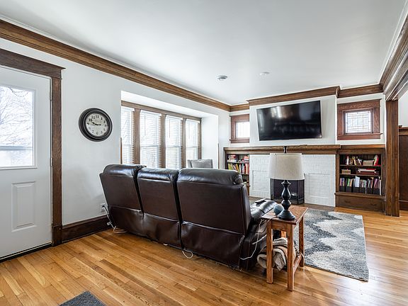 3rd image of 2127 N Hi Mount Blvd