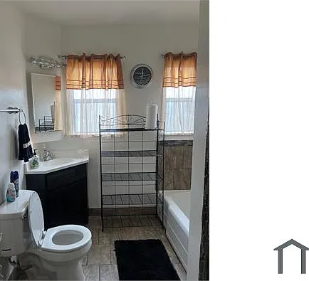 1944 W 108th St — Photo 16