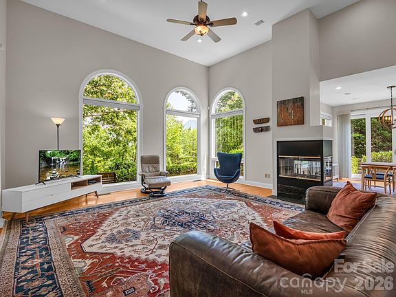 5th image of 556 Quail Ridge Blvd