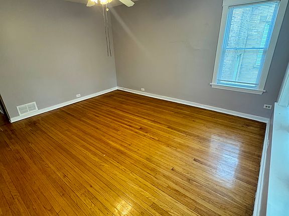 2nd image of 1822 N Luna Ave #2