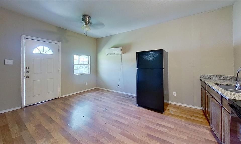 1st image of 834 Division Ave #A