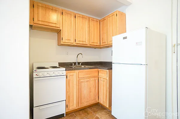 Rented by City Connections Realty | media 8