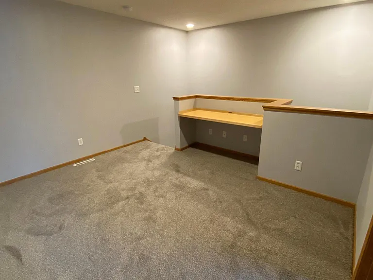570 Tamarack Trl — Photo 7