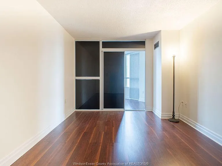 75 Riverside Dr E #901 — Photo 15