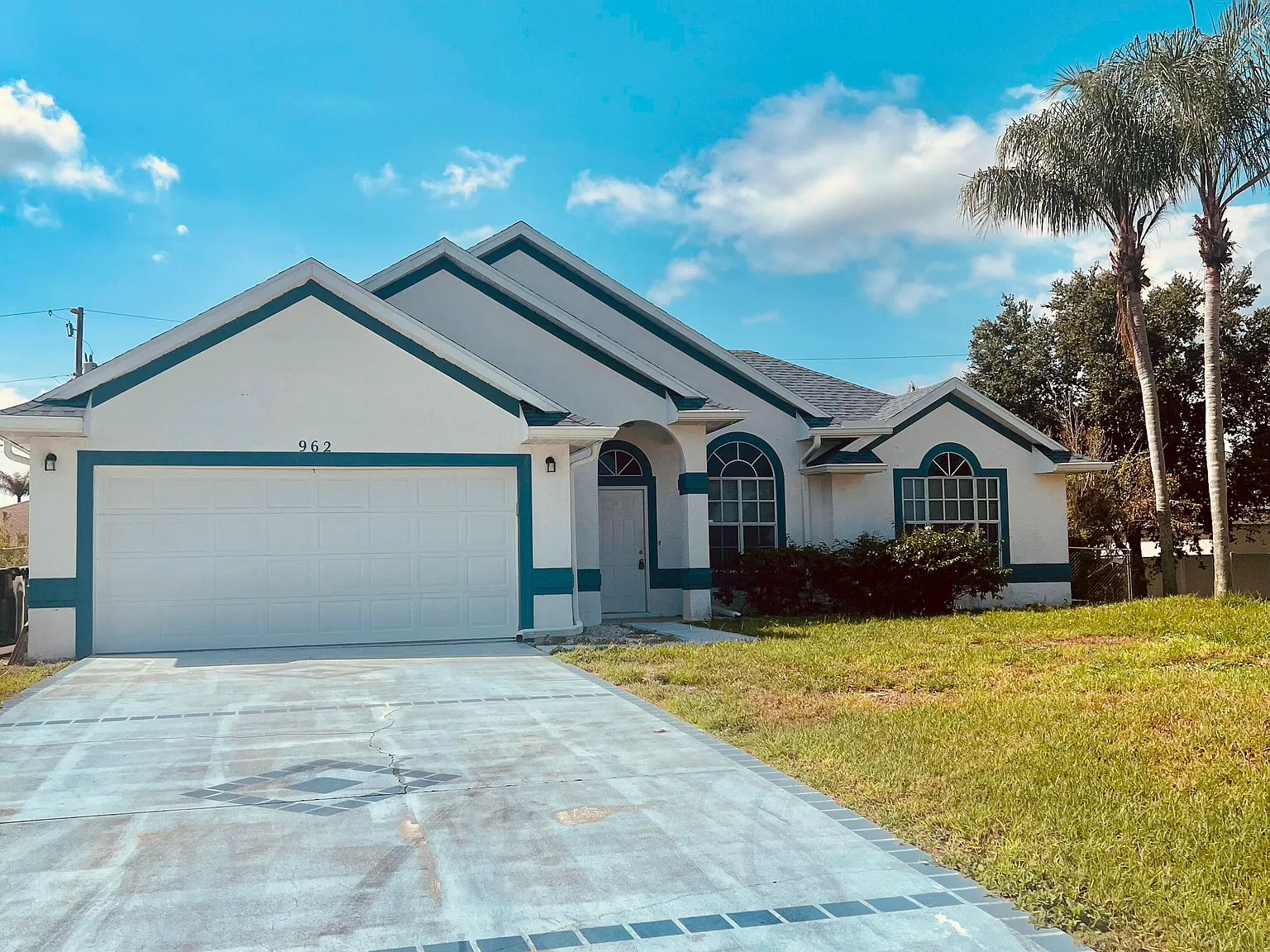 3 bed, 2.0 bath, 1275 sqft, $2,800 — Photo 1