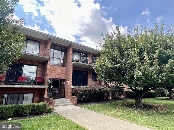 2nd image of 1631 Edgewood Pl APT 204