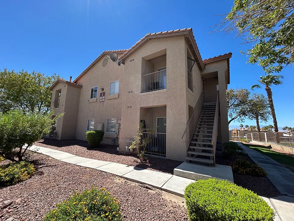 2110 N Los Feliz St #1002